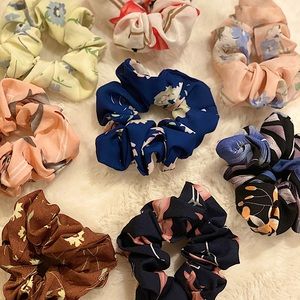 Assorted Scrunchies | pack of 8